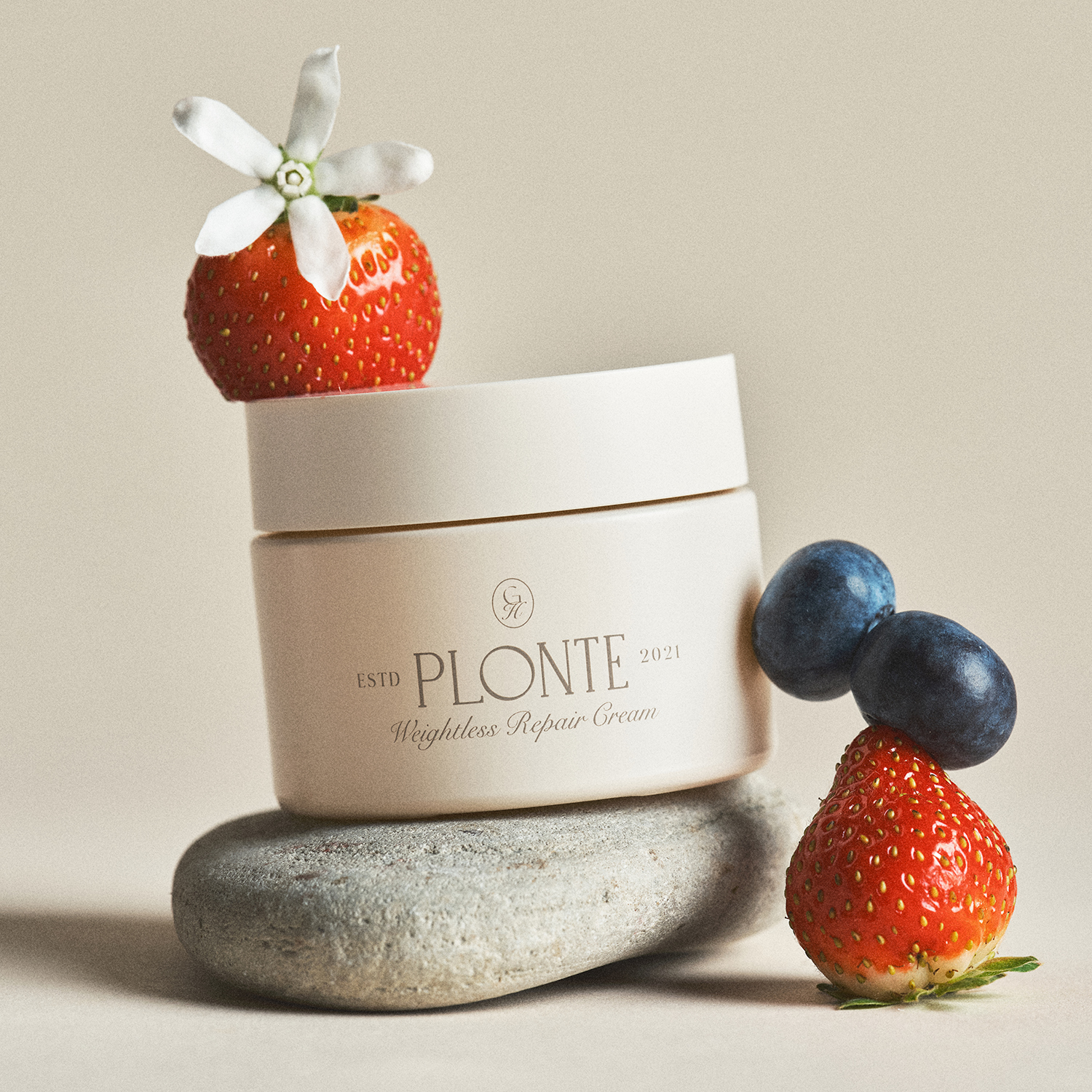 Обогащённый крем для интенсивного восстановления с экстрактом хауттюйнии